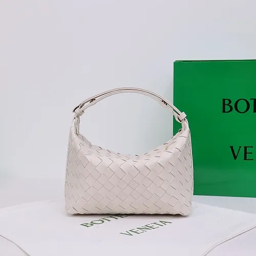 All categories Official website "Brand Women's Bags" Women's Bags 💙 BV 2026 new BV portable shoulder bag